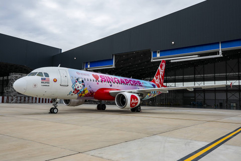 Pesawat AirAsia dengan livery baru. Foto: Dok. Air Asia
