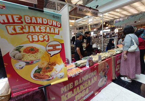 Kuliner Legendaris dari Pelosok Nusantara Manjakan Warga Surabaya