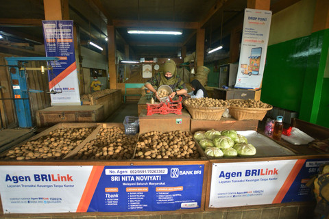 AgenBRILink yang berada di pasar tradisional. Foto: Dok. BRI