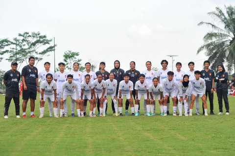 Tim sepak bola wanita PON D.I. Yogyakarta. Foto: Dok. Pribadi Nopendi