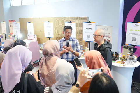 Sidharta Oetama Presiden Direktur Kino Indonesia dan Yansen Kamto Founder Senyawa+ di Sesi Product Showase. Foto: Kinovation