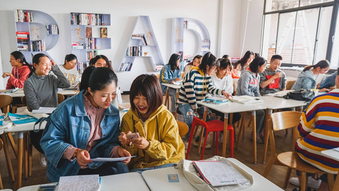 Ilustrasi belajar bahasa. Foto: Shutterstock