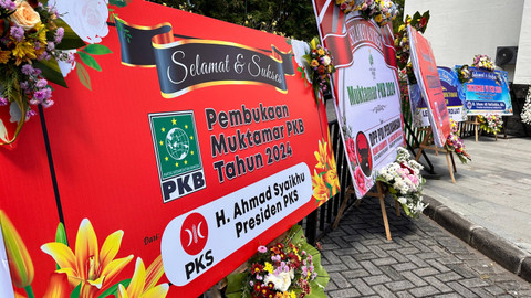 Karangan bunga dari elite partai politik di lokasi pelaksanaan Muktamar PKB di Bali.  Foto: Dok. Istimewa