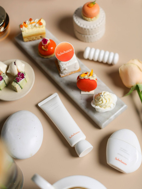 Peacock Lounge hadirkan Rosy-Cheeked Afternoon Tea berkolaborasi dengan Sulwhasoo Indonesia. Foto: Fairmont Jakarta