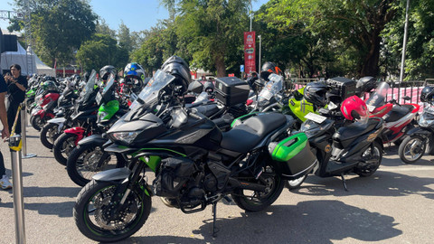 PT Astra Daihatsu Motor (ADM) kembali gelar acara Kumpul Sahabat Solo di Stadion Manahan Solo, Minggu (25/8/2024).  Foto: Sena Pratama/kumparan