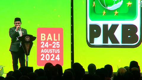 Ketua Umum Partai Kebangkitan Bangsa (PKB) Muhaimin Iskandar (kanan) menyampaikan sambutan dalam penutupan Muktamar VI Partai Kebangkitan Bangsa (PKB) di Bali Nusa Dua Convention Center (BNDCC), Badung, Bali, Sabtu (25/8/2024). Foto: Youtube/DPP PKB
