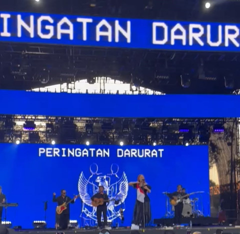 Solois Nadin Amizah hadir sebagai sajian pembuka di hari ketiga LaLaLa Festival 2024 di JiExpo Kemayoran, Jakarta Pusat, Minggu (25/8/2024). Foto: Vincentius Mario/kumparan