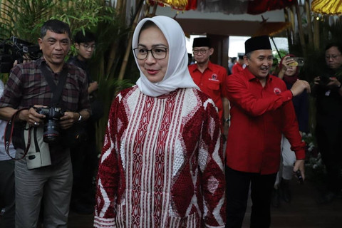 Airin Rachmi Diany tiba di Kantor DPP PDIP, Jakarta, Senin (26/8/2024). Foto: Syawal Darisman/kumparan