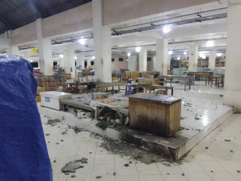 Gempa Gunungkidul yang terjadi malam ini sebabkan atap genting Pasar Prambanan, Kabupaten Sleman rusak, Senin (26/8/2024). Foto: Dok. Istimewa