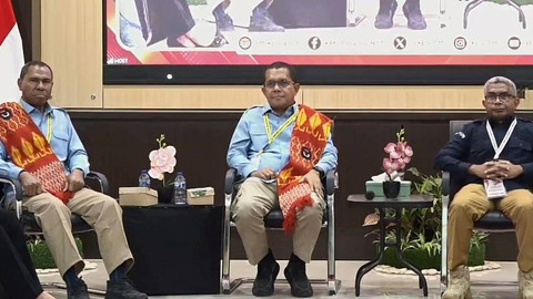 Cagub dan Cawagub Melki-Johny daftar Pilgub NTT ke KPUD NTT, Selasa (27/8/2024). Foto: Youtube/KPU NTT