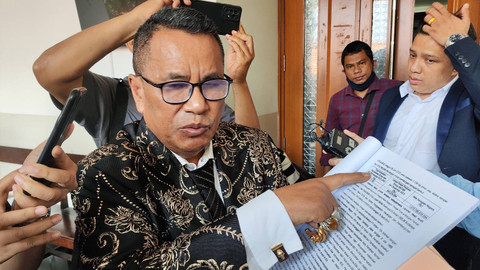 Pengacara Budi Said, Hotman Paris, di Pengadilan Tipikor Jakarta, Selasa (27/8).
Foto: Jonathan Devin/kumparan