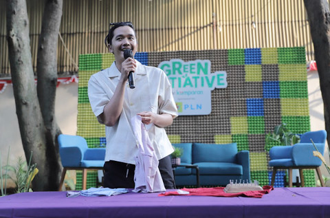 Coach Hafis buat Tawashi Sponge dari kain bekas. Foto: kumparan