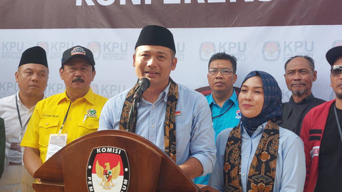 Agus Irawan, adik eks ajudan Jokowi daftar cabup Boyolali, Rabu (28/8). Foto: Dok: Istimewa 