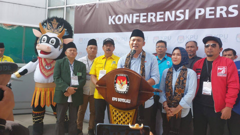 Agus Irawan, adik eks ajudan Jokowi daftar cabup Boyolali, Rabu (28/8). Foto: Dok: Istimewa 