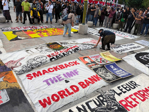 Presiden Jokowi ke Yogya, massa Jogja Memanggil gelar aksi di Titik Nol Kilometer, Rabu (28/8). Foto: Arfiansyah Panji Purnandaru/kumparan