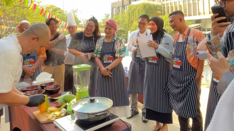 Demo memasak mango sago. Foto: Dok. Archipelago International
