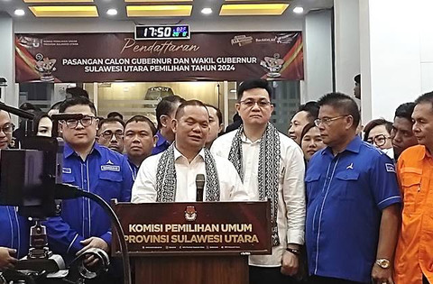 Elly Engelbert Lasut dan Hanny Joost Pajouw usai mendaftar di KPU Sulawesi Utara sebagai Calon Gubernur dan Wakil Gubernur Sulut.