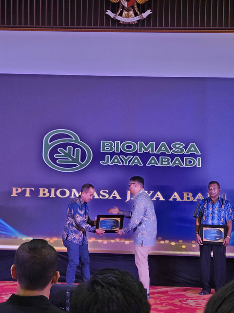 PT Biomasa Jaya Abadi (PT BJA), produsen wood pellet (pellet kayu) terintegrasi di Gorontalo, yang baru saja menerima penghargaan dari Kanwil Bea Cukai Sulawesi Bagian Utara Foto: Dok: Istimewa 