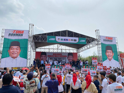 Suasana ribuan warga Muba padati deklarasi Bakal Calon Bupati dan Wakil Bupati Muba Toha Tohet-Kiai Rohman, Foto : Ist