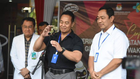  Bakal calon gubernur dan wakil gubernur Jawa Tengah Andika Perkasa-Hendrar Prihadi menjalani tes kesehatan di RSUP dr Kariadi Semarang. Foto: Intan Alliva Khansa/kumparan