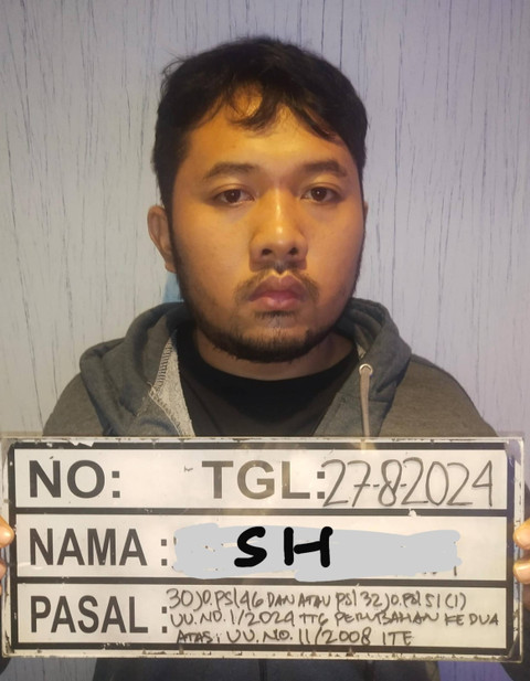 Pelaku peretasan dan top-up pulsa ilegal Smartfren.  Foto: Dok. Istimewa