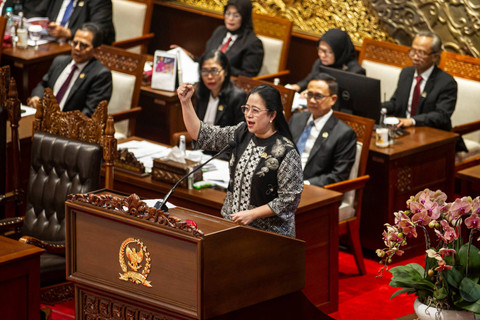 Ketua DPR Puan Maharani menyampaikan pidato pada Rapat Paripurna Khusus HUT DPR ke-79 di Kompleks Parlemen, Senayan, Jakarta, Kamis (29/8/2024). Foto: Dhemas Reviyanto/ANTARA FOTO