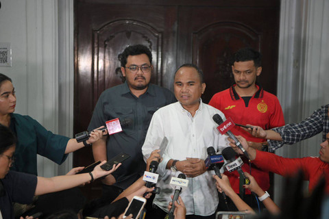 Juru bicara Anies Baswedan, Sahrin Hamid, memberikan keterangan pers bahwa Anies tak maju di Pilkada Jawa Barat.  Foto: Dok: Istimewa 
