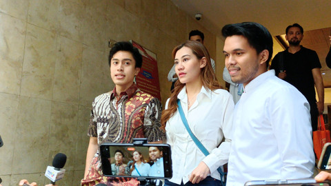 Aaliyah Massaid dan Thariq Halilintar Usai Jalani Pemeriksaan di Polda Metro Jaya. Foto: Aprilandika Pratama/kumparan