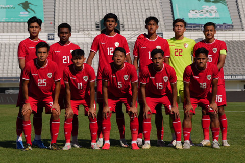 Pemain Timnas U-20 berfoto sebelum memulai pertandingan melawan Thailand U-20 dalam turnamen Seoul Earth On Us Cup 2024 di Mokdong Stadium, Korea Selatan, Jumat (30/8). Foto: Dok. PSSI 