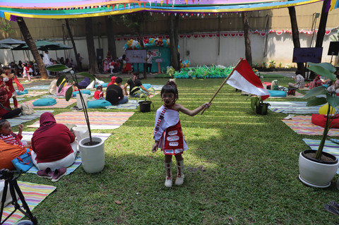 Aksi peserta Kids Fashion Show Competition saat kumparanMOM Playdate Agustus 2024 di Kumparan, Pasar Minggu, Jakarta, Sabtu (31/8/2024). Foto: Jamal Ramadhan/kumparan