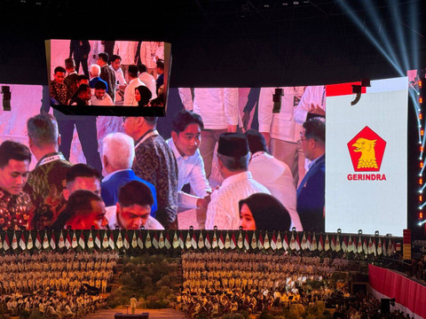 Gibran terlihat hadir di acara Apel Kader Partai Gerindra, Sabtu malam (31/8/2024). Dok: Humam/kumparan