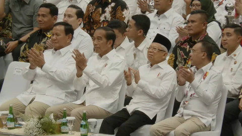 Presiden Jokowi bersama Wapres Ma'ruf Amin hadiri acara Apel Kader Partai Gerindra di Indonesia Arena, Senayan, Jakarta, Sabtu (31/8/2024). Foto: youtube/@gerindra