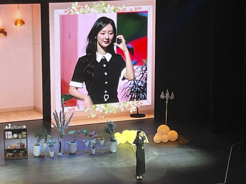 Fan meeting Kim Jiwon di JIExpo Theatre, Jakarta Pusat, Sabtu (31/8/2024). Foto:  D.N Mustika Sari/kumparan