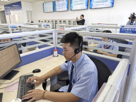 Melihat cara kerja Beijing Hotline 12345, platform penghubung antara pemerintah Beijing dengan masyarakat. Foto: Nadia Jovita Injilia Riso/kumparan