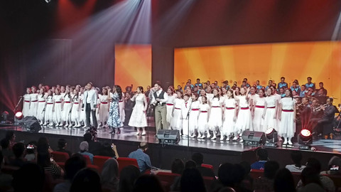 Gelaran Teranyar Jakarta Concert Orchestra JCO Bertajuk 15 Tahun Simfoni Untuk Bangsa 'Melodi Milenium'. Foto: Aprilandika Pratama/kumparan