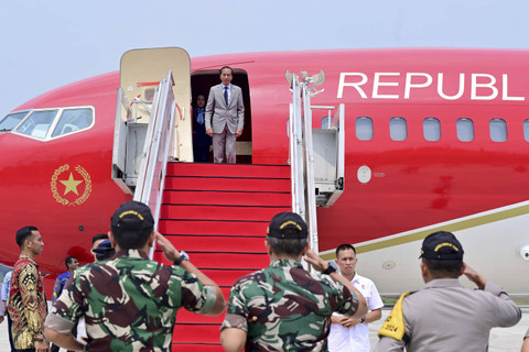 Presiden Jokowi berangkat ke Bali untuk menghadiri Indonesia-Africa Forum, Minggu (1/9/2024). Foto: Muchlis Jr/Biro Pers Sekretariat Presiden