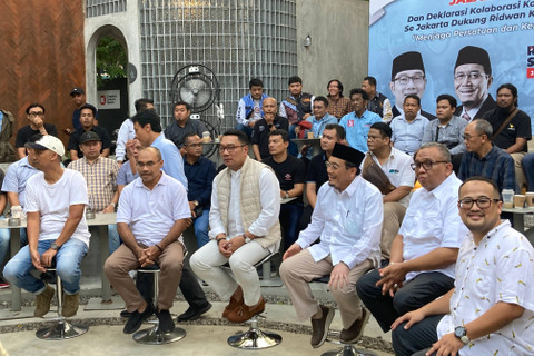 Bacagub dan Bacawagub Jakarta Ridwan Kamil-Suswono menghadiri launching Jalak Nasional dan Deklarasi Kolaborasi Komunitas Relawan Se-Jakarta, Jakarta Selatan, Minggu (1/9/2024).   Foto: Alya Zahra/kumparan 