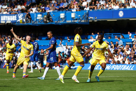 Selebrasi pemain Crystal Palace usai mencetak gol ke gawang Chelsea pada pertandingan Liga Inggris di Stamford Bridge, London, Inggris, Minggu (1/9/2024). Foto: Matthew Childs/ REUTERS