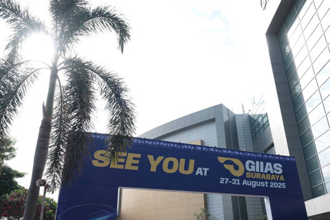 Ilustrasi suasana pengunjung pameran otomotif GIIAS Surabaya 2024. Foto: dok. Seven Event