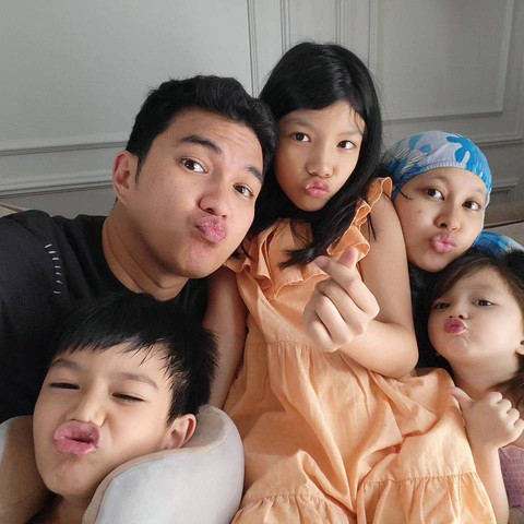 Aldi taher umumkan kelahiran anak keempat. Foto: Instagram@alditaher.official