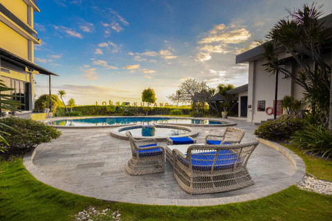 Swimming pool di Hotel Neo Eltari Kupang. Foto: dok. Archipelago