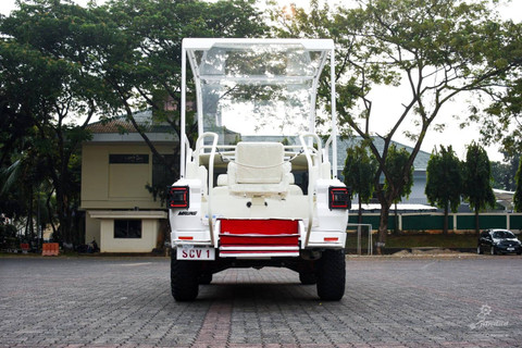 Wujud pope mobile Pindad Maung MV3 Tangguh yang akan digunakan Paus Fransiskus saat misa akbar di Stadion Gelora Bung Karno. Foto: Pindad