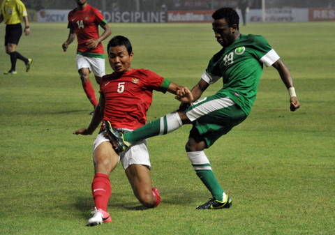 Indonesia melawan Arab Saudi pada 2013. Foto: Bay Ismoyo/AFP