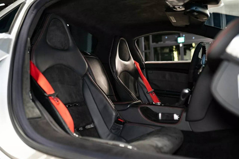 Interior Mercedes-Benz SLR McLaren 722 Edition milik Michael Jordan. Foto: Carscoops