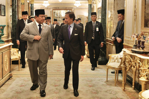 Presiden terpilih sekaligus Menhan Prabowo Subianto bertemu Sultan Hassanal Bolkiah di Brunei Darussalam, Kamis (5/9/2024). Foto: Dok. Istimewa