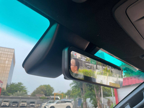 Fitur Toyota Safety Sense (TSS) dan Rear View Monitor with DVR pada Toyota Fortuner 2.8 4x4 GR-S 2024.  Foto: Sena Pratama/kumparan