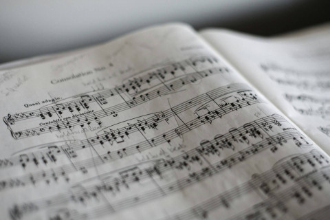 Ilustrasi Makna Lagu After Last Night, Sumber Unsplash Marius Masalar