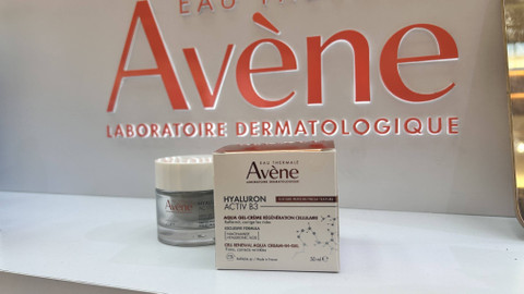 Eau Thermale Avene resmi meluncurkan krim anti-aging inovatif yaitu Hyaluron Activ B3 Cell Renewal Aqua Cream-in-gel di Atrium Pondok Indah Mall 2, Jakarta, Sabtu (7/9).  Foto: Selfy Momongan/kumparan