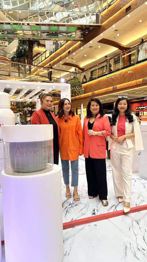 Eau Thermale Avene resmi meluncurkan krim anti-aging inovatif yaitu Hyaluron Activ B3 Cell Renewal Aqua Cream-in-gel di Atrium Pondok Indah Mall 2, Jakarta, Sabtu (7/9).  Foto: Selfy Momongan/kumparan