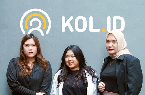 Chief Marketing Officer KOL.ID, Fivyola Hendra (kiri). Foto: KOL.ID